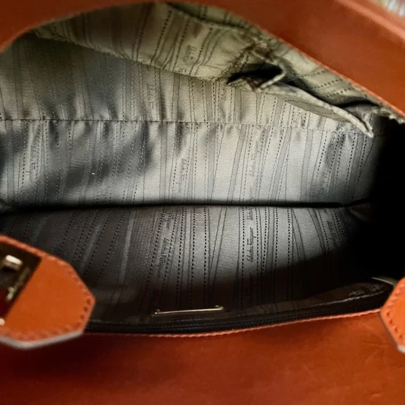 Salvatore Ferragamo Soft W Terracotta bull leather - Picture 14 of 17